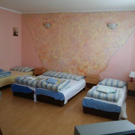 Motel Ararat โควอบเซก ภายนอก รูปภาพ