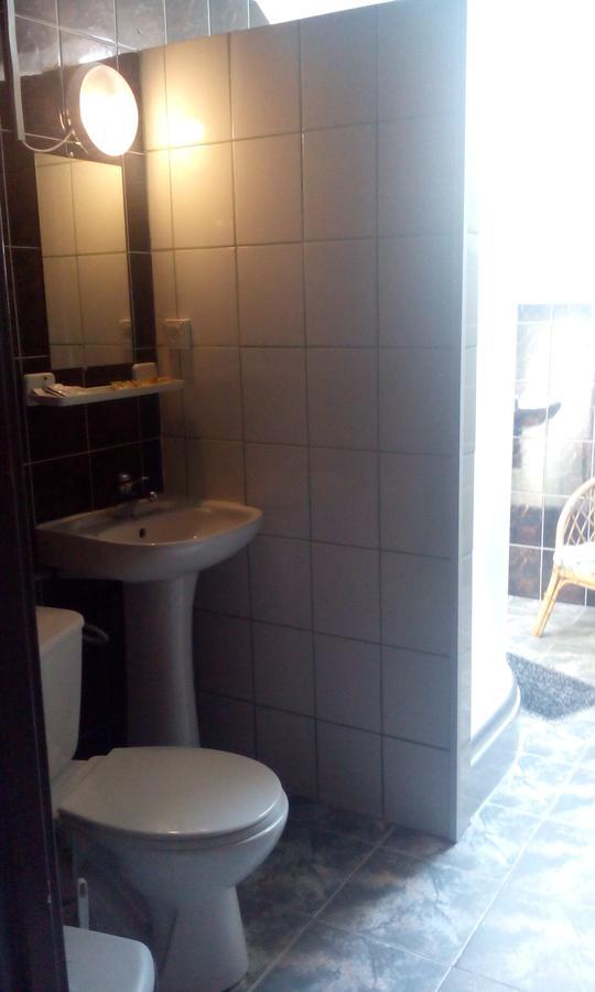 Motel Ararat โควอบเซก ภายนอก รูปภาพ