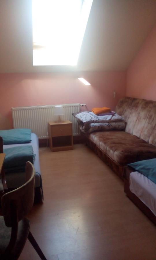 Motel Ararat โควอบเซก ภายนอก รูปภาพ